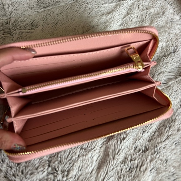 Pink Embossed Women's Wallet - Picture 5 of 5